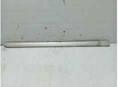 Recambio de moldura puerta trasera izquierda para renault laguna iii referencia OEM IAM 828720001R  