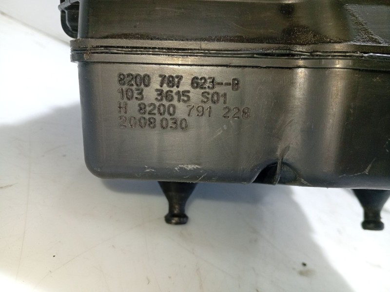 Recambio de caja filtro de aire para renault laguna iii referencia OEM IAM 8200787623B  