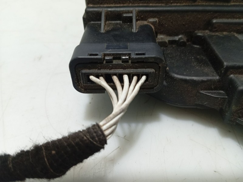 Recambio de cerradura puerta trasera derecha para renault laguna iii referencia OEM IAM 825000003RC  