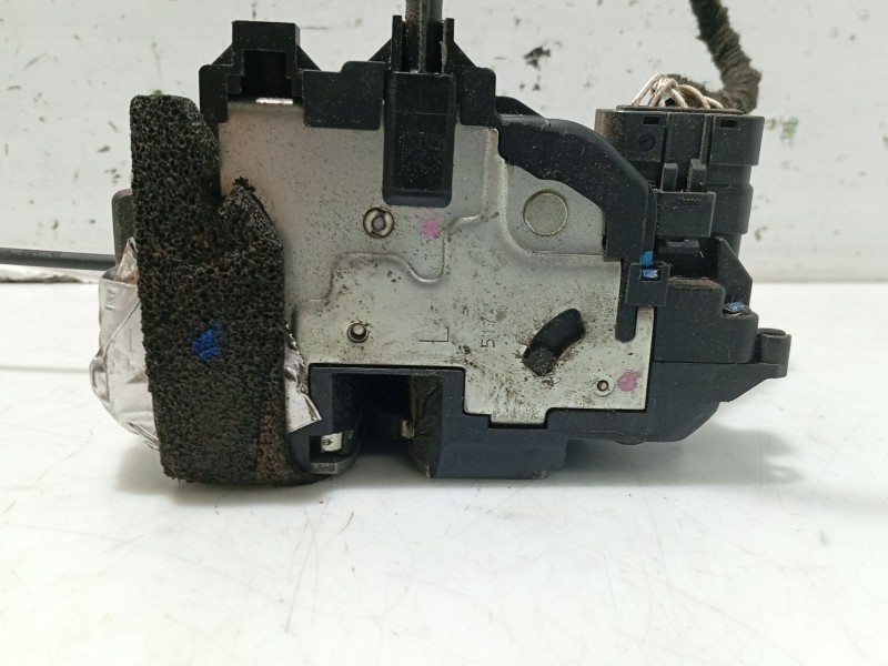 Recambio de cerradura puerta trasera izquierda para renault laguna iii referencia OEM IAM 825010003R  