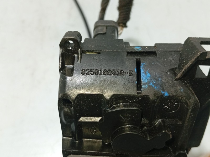 Recambio de cerradura puerta trasera izquierda para renault laguna iii referencia OEM IAM 825010003R  