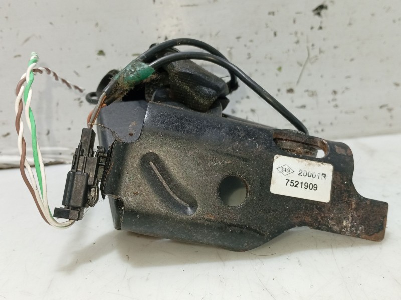 Recambio de anclaje cinturon trasero izquierdo para renault laguna iii referencia OEM IAM   