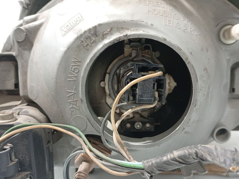 Recambio de faro derecho para nissan primastar autobús (x83) dci 80 referencia OEM IAM 2600000QAD 7700311372 91165720