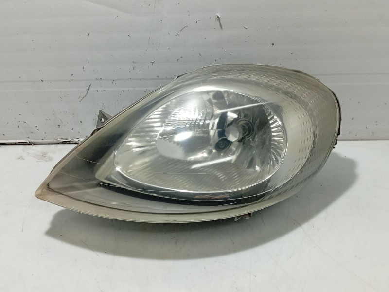 Recambio de faro izquierdo para nissan primastar autobús (x83) dci 80 referencia OEM IAM 2606000QAE 7700311371 91165719