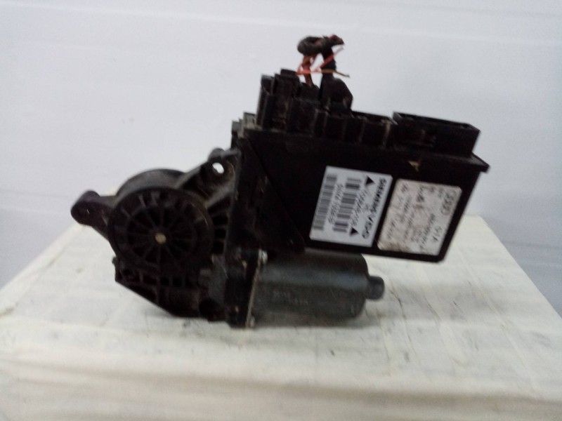 Recambio de motor elevalunas trasero izquierdo para  referencia OEM IAM 8E0959801A 5WK47009EBF 