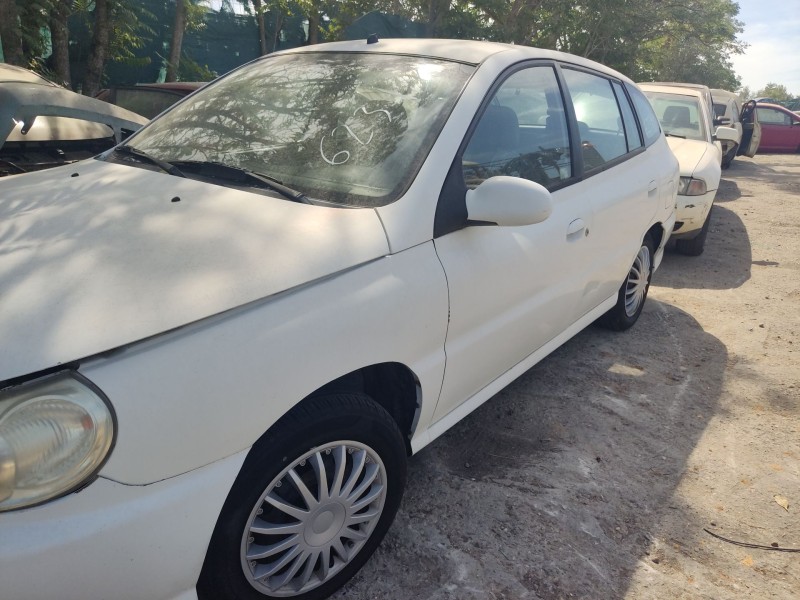 kia rio i hatchback (dc) del año 2002