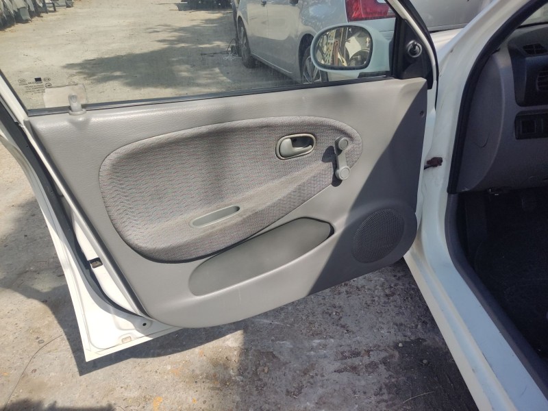 kia rio i hatchback (dc) del año 2002