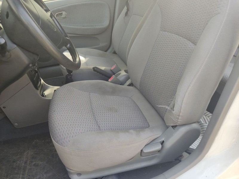 kia rio i hatchback (dc) del año 2002