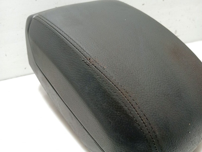 Recambio de apoyabrazos central para opel antara a (l07) 2.0 cdti referencia OEM IAM 96815001  