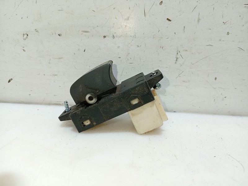 Recambio de mando elevalunas trasero izquierdo para opel antara a (l07) 2.0 cdti referencia OEM IAM 96628740  