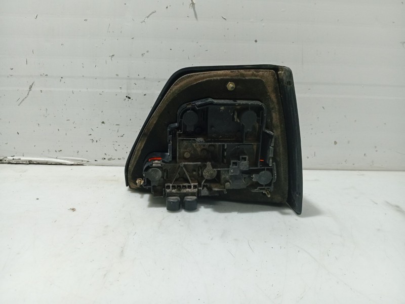 Recambio de piloto trasero izquierdo para volkswagen golf golf 1.6 cl diesel referencia OEM IAM 191945257  