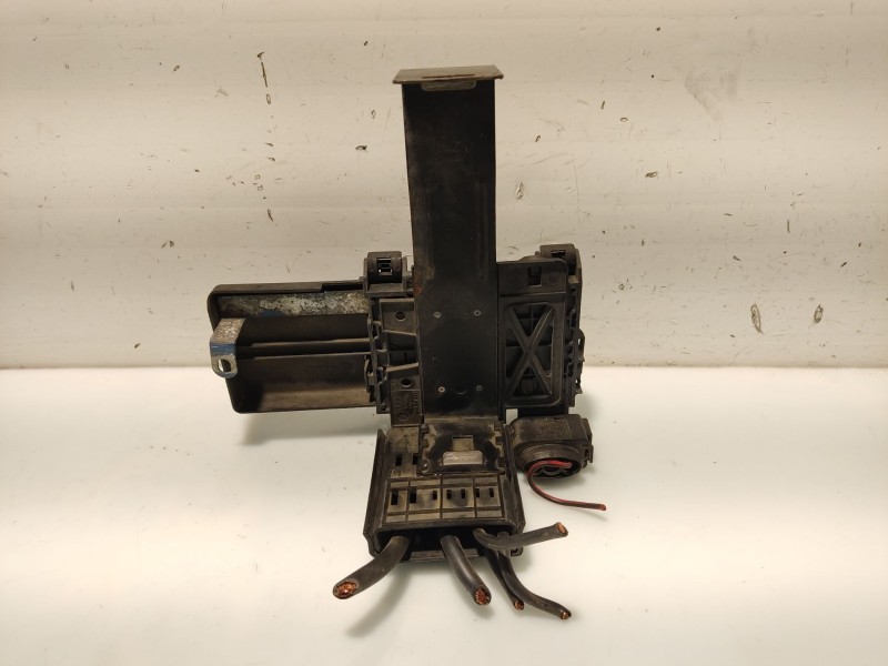 Recambio de caja reles / fusibles para seat ibiza ii (6k1) 1.9 tdi referencia OEM IAM 1J0937550K  