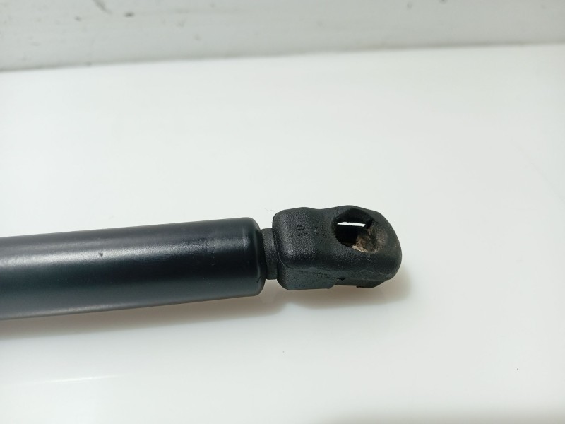 Recambio de amortiguadores capo para audi a3 (8l1) 1.9 tdi referencia OEM IAM 8LO823359  