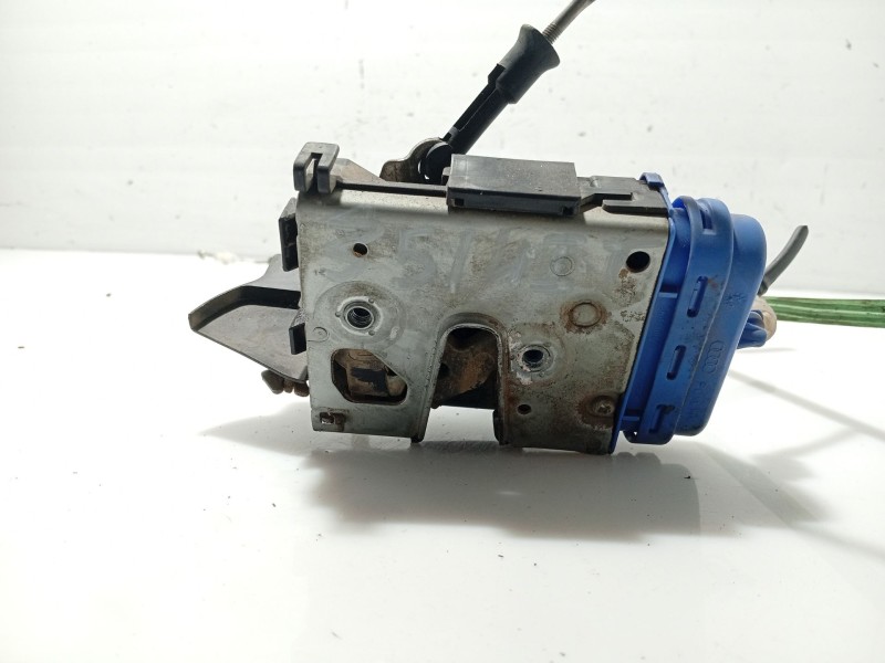 Recambio de cerradura puerta trasera izquierda para audi a3 (8l1) 1.9 tdi referencia OEM IAM 8D0839015A  