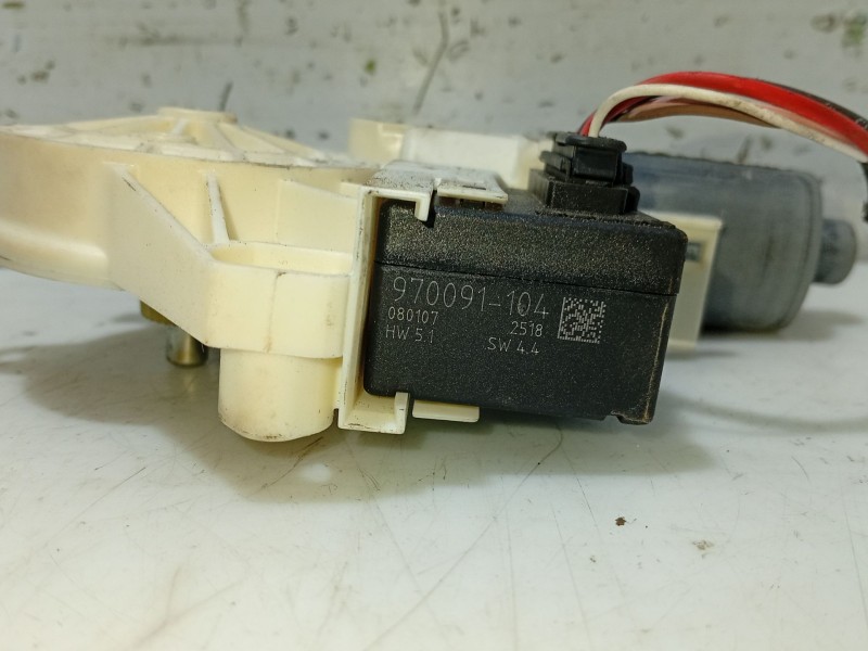 Recambio de motor elevalunas trasero izquierdo para renault laguna iii referencia OEM IAM 978402104 827310001R 