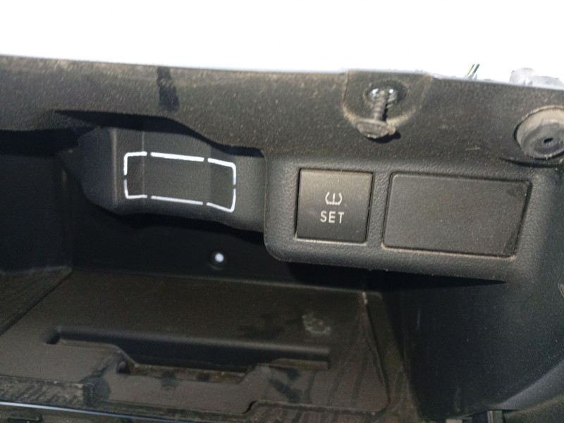 Recambio de guantera para volkswagen polo v (6r1, 6c1) 1.4 (6r1) referencia OEM IAM 6R1857101M82V  