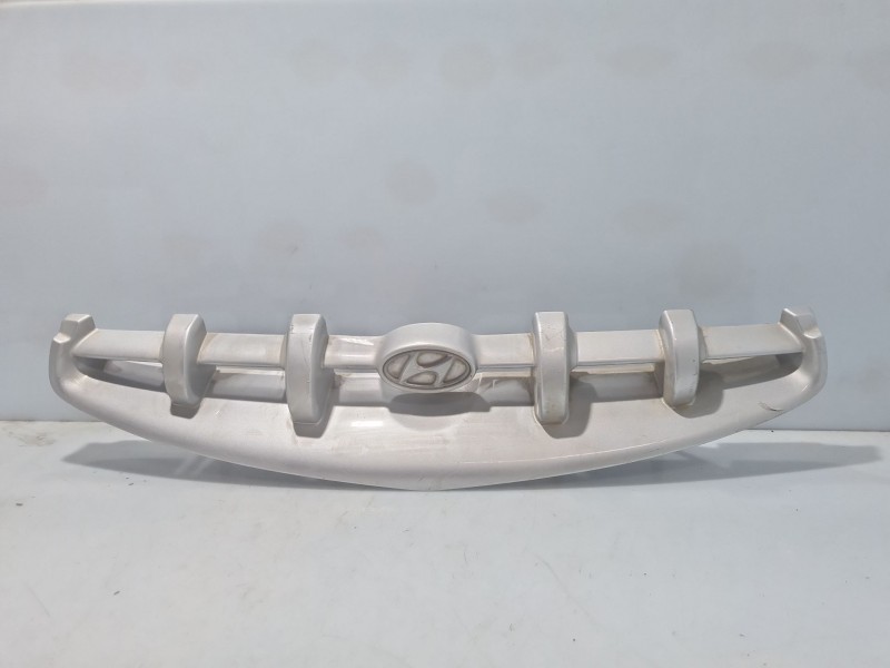 Recambio de rejilla delantera para hyundai accent (lc) referencia OEM IAM 8656025220  