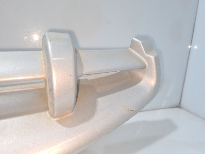 Recambio de rejilla delantera para hyundai accent (lc) referencia OEM IAM 8656025220  