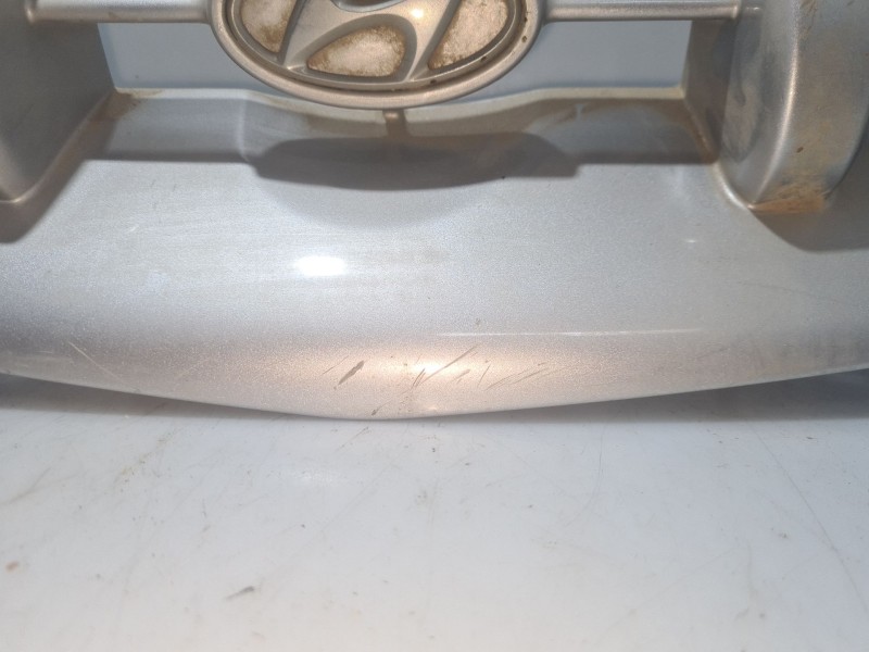 Recambio de rejilla delantera para hyundai accent (lc) referencia OEM IAM 8656025220  