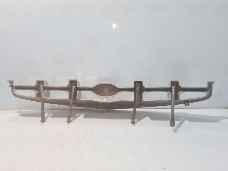 Recambio de rejilla delantera para hyundai accent (lc) referencia OEM IAM 8656025220  