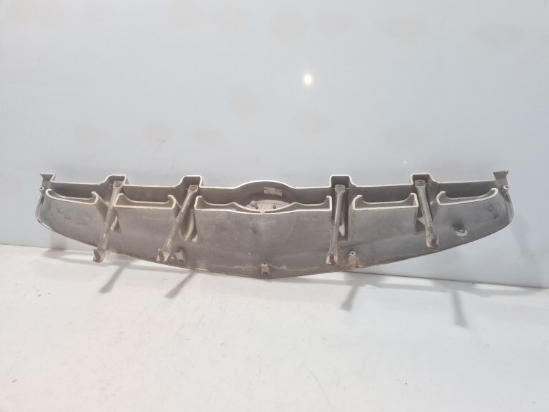 Recambio de rejilla delantera para hyundai accent (lc) referencia OEM IAM 8656025220  