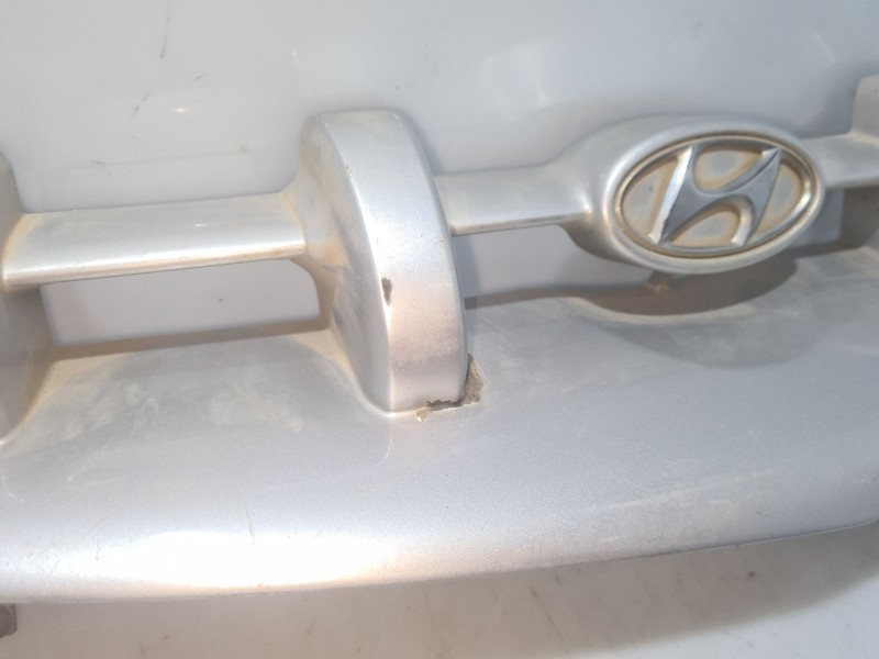 Recambio de rejilla delantera para hyundai accent (lc) referencia OEM IAM 8656025220  