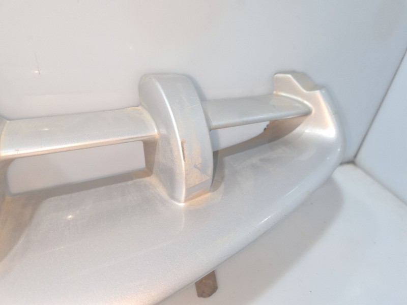 Recambio de rejilla delantera para hyundai accent (lc) referencia OEM IAM 8656025220  