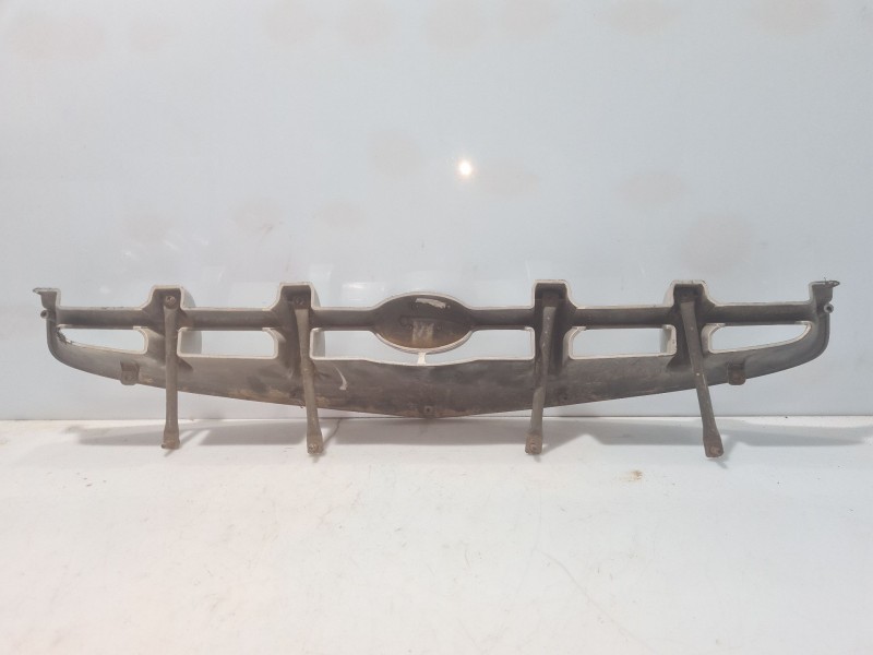 Recambio de rejilla delantera para hyundai accent (lc) referencia OEM IAM 8656025220  