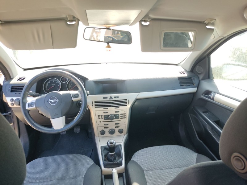 opel astra h gtc (a04) del año 2009