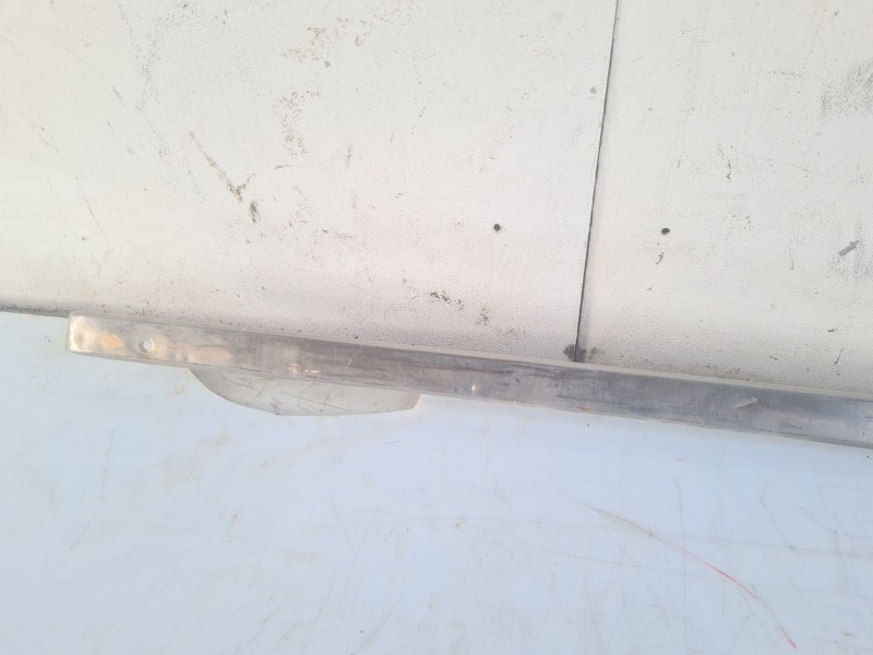 Recambio de moldura para mercedes-benz clase e (w114/w115) berlina 240 d referencia OEM IAM 02427KM  