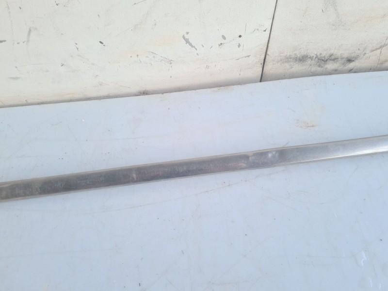 Recambio de moldura para mercedes-benz clase e (w114/w115) berlina 240 d referencia OEM IAM 02427KM  