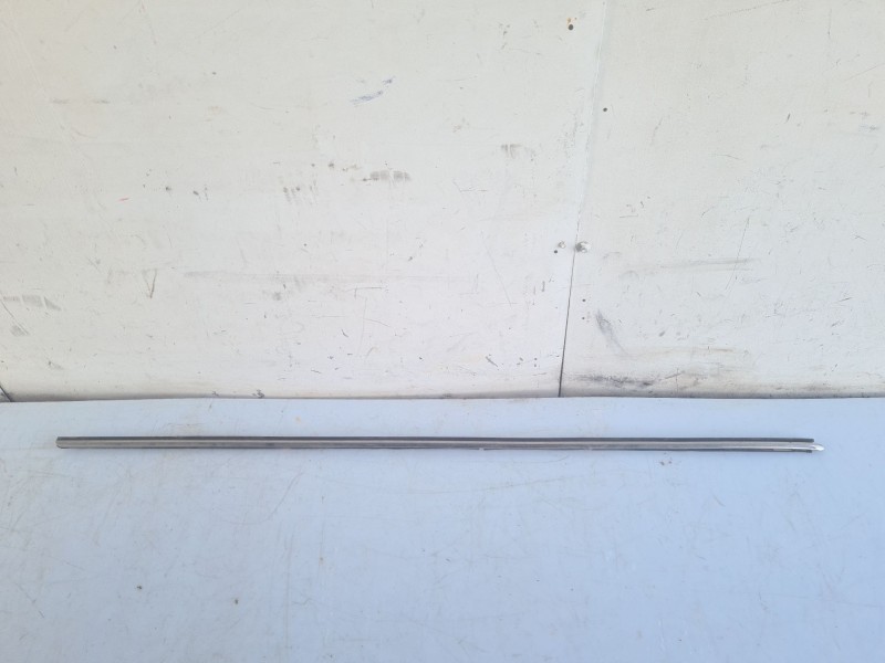 Recambio de moldura para mercedes-benz clase e (w114/w115) berlina 240 d referencia OEM IAM 02427KM  