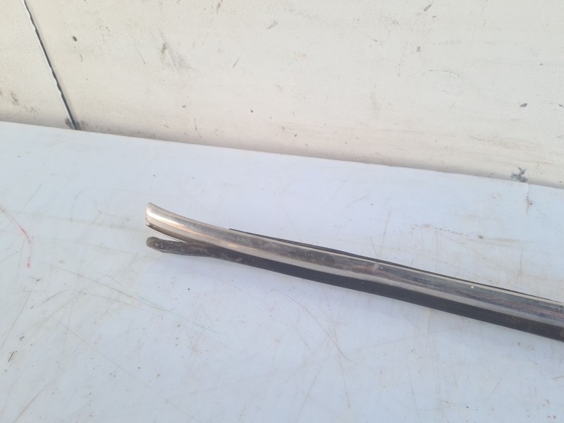 Recambio de moldura para mercedes-benz clase e (w114/w115) berlina 240 d referencia OEM IAM 02427KM  