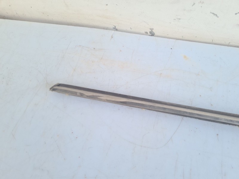 Recambio de moldura para mercedes-benz clase e (w114/w115) berlina 240 d referencia OEM IAM 02427KM  