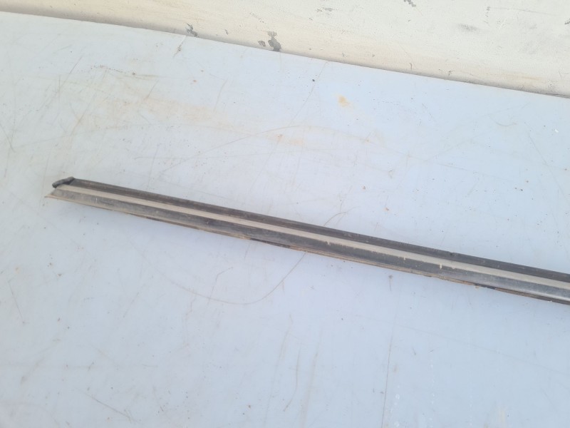 Recambio de moldura para mercedes-benz clase e (w114/w115) berlina 240 d referencia OEM IAM 02427KM  