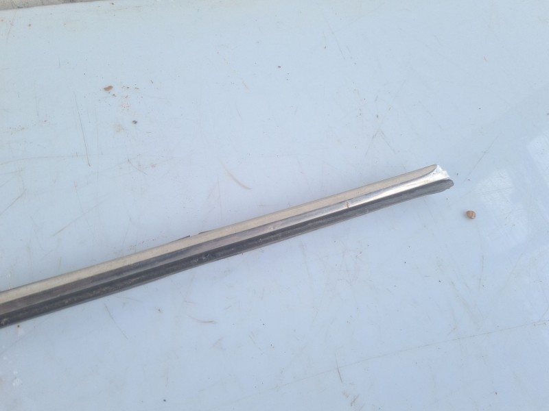 Recambio de moldura para mercedes-benz clase e (w114/w115) berlina 240 d referencia OEM IAM 02427KM  