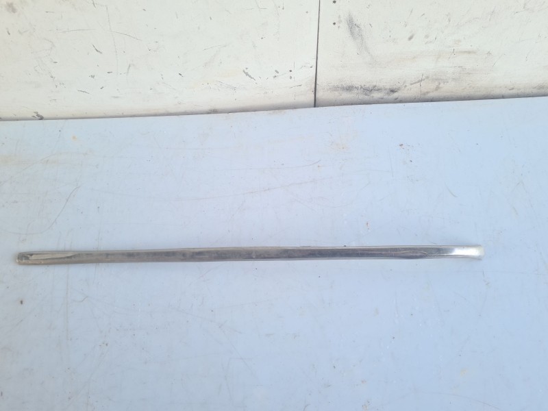 Recambio de moldura para mercedes-benz clase e (w114/w115) berlina 240 d referencia OEM IAM 02427KM  