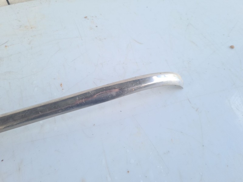 Recambio de moldura para mercedes-benz clase e (w114/w115) berlina 240 d referencia OEM IAM 02427KM  