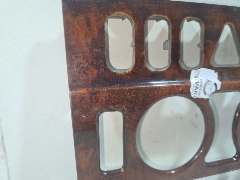 Recambio de moldura para mercedes-benz 210d 30502550 double cab 461 referencia OEM IAM A2106830308  