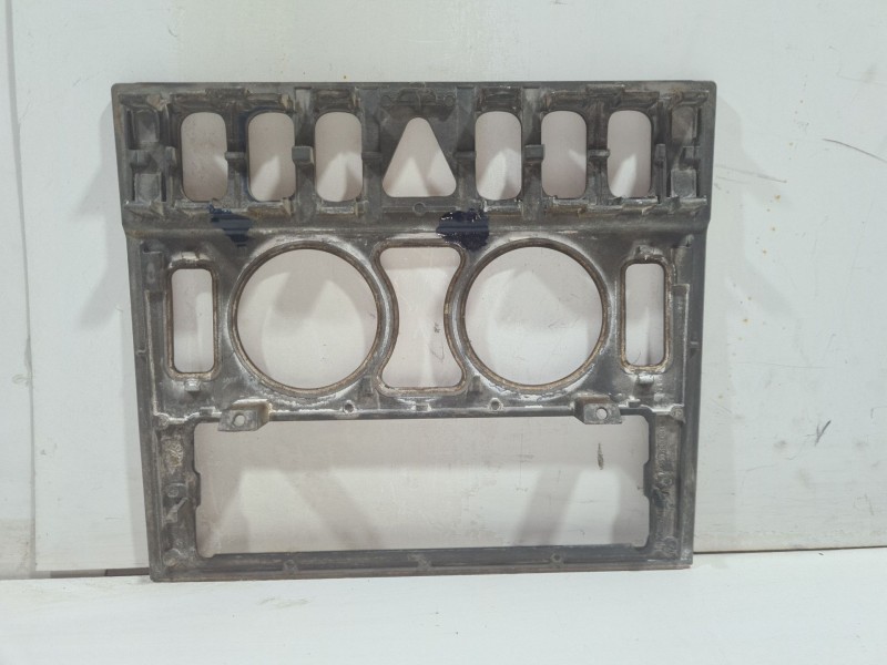 Recambio de moldura para mercedes-benz 210d 30502550 double cab 461 referencia OEM IAM A2106830308  