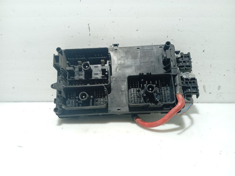 Recambio de caja reles / fusibles para opel insignia berlina referencia OEM IAM 13277317 13255300 544949969