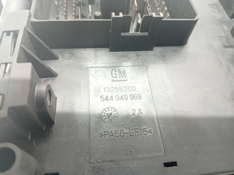 Recambio de caja reles / fusibles para opel insignia berlina referencia OEM IAM 13277317 13255300 544949969