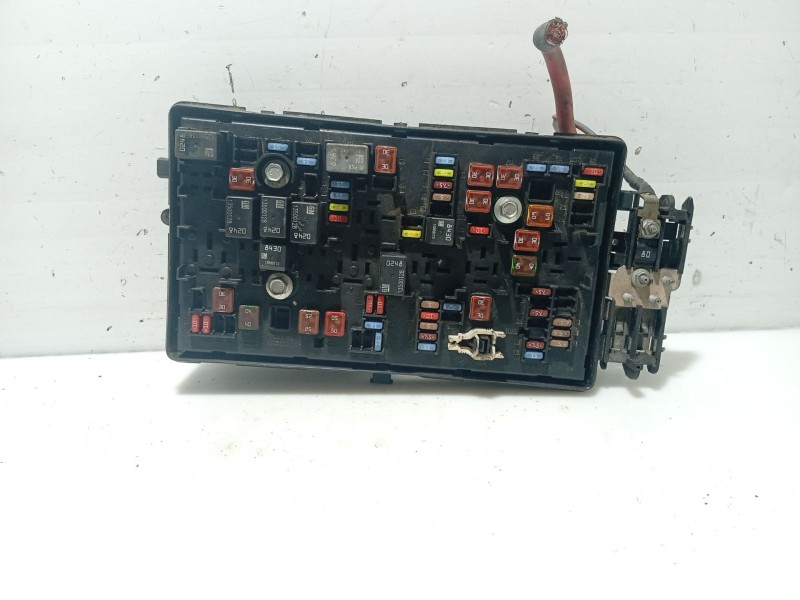 Recambio de caja reles / fusibles para opel insignia berlina referencia OEM IAM 13277317 13255300 544949969