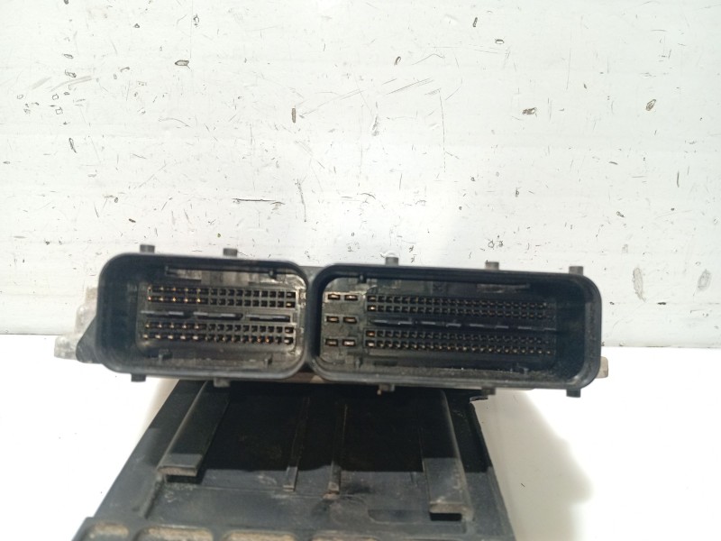 Recambio de centralita motor uce para opel insignia berlina referencia OEM IAM 55574903 55573560 281016704