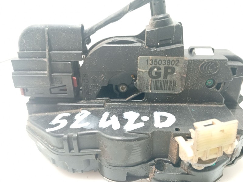 Recambio de cerradura puerta delantera derecha para opel insignia berlina referencia OEM IAM 13579515 13503802 