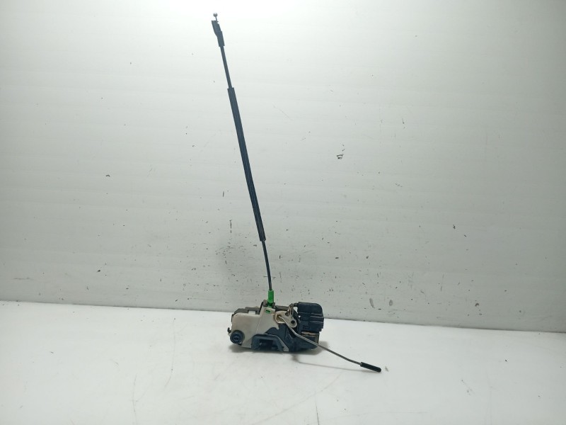 Recambio de cerradura puerta trasera derecha para opel insignia berlina referencia OEM IAM 13579566 13503808 