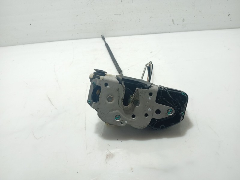 Recambio de cerradura puerta trasera derecha para opel insignia berlina referencia OEM IAM 13579566 13503808 