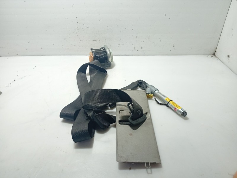 Recambio de cinturon seguridad delantero izquierdo para opel insignia berlina referencia OEM IAM 13303849 5010C801BC 5056C8F29C