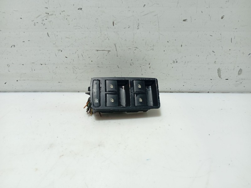 Recambio de mando elevalunas delantero izquierdo para opel insignia berlina referencia OEM IAM 13305011 13305012 