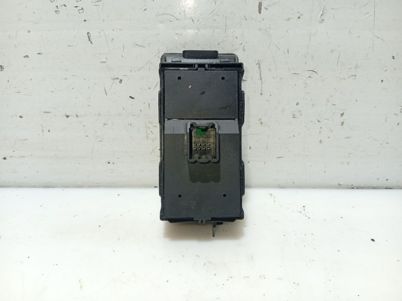 Recambio de mando elevalunas delantero izquierdo para opel insignia berlina referencia OEM IAM 13305011 13305012 